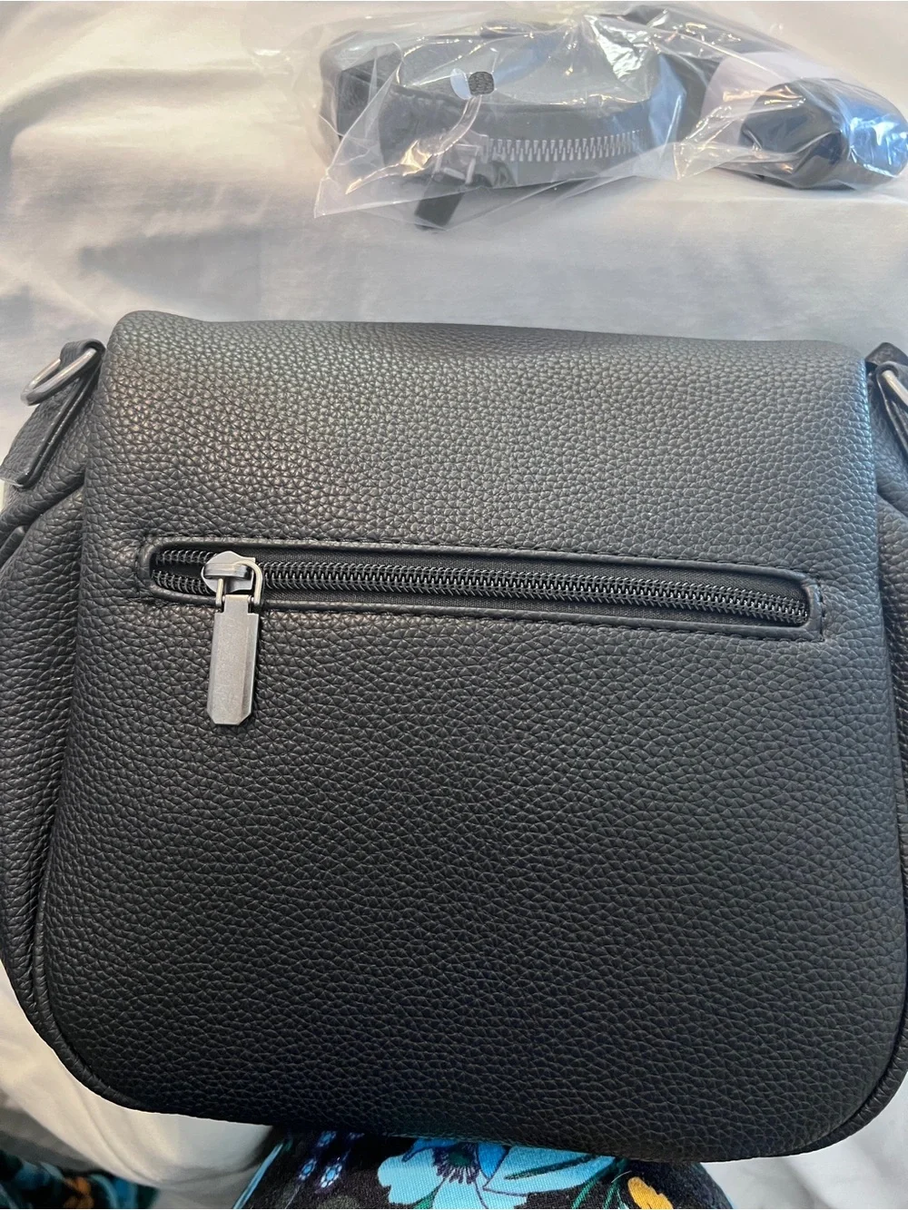 Crossbody “Bum Bag” unisex black w/adjustable shoulder strap